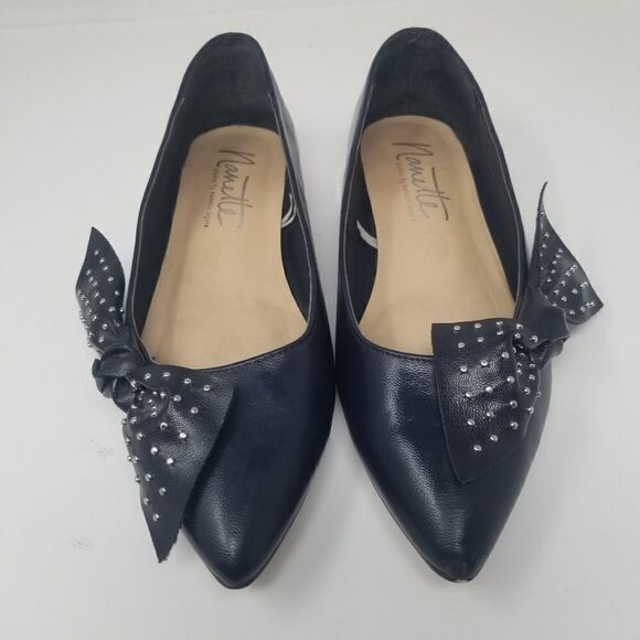 Annette Studio by Nanette Lepore. Cute flats with silver studded bow. - Picture 5 of 15